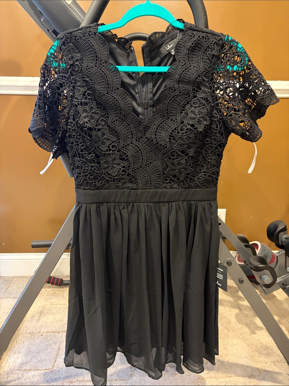 Lulu's Black Crochet Lace V‑Neck Mini Dress